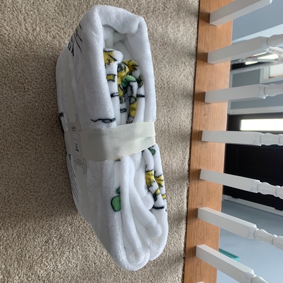 Last 1! Peanut Snoopy Berkshire St Patrick Blanket - Picture 5 of 10